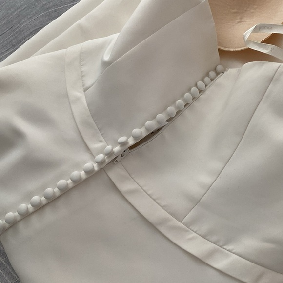 David’s Bridal St Tropez Wedding Gown - Picture 13 of 14